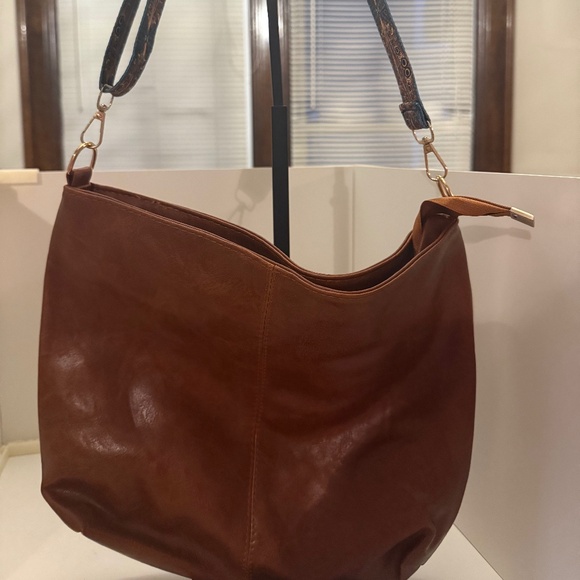 2 Leather crossbody bags - Picture 1 of 5